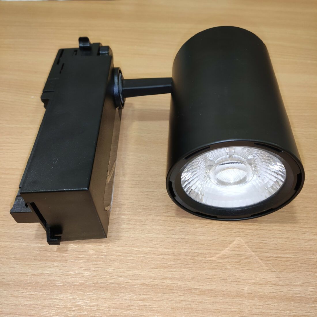 LED Solution Černý lištový LED reflektor 45W